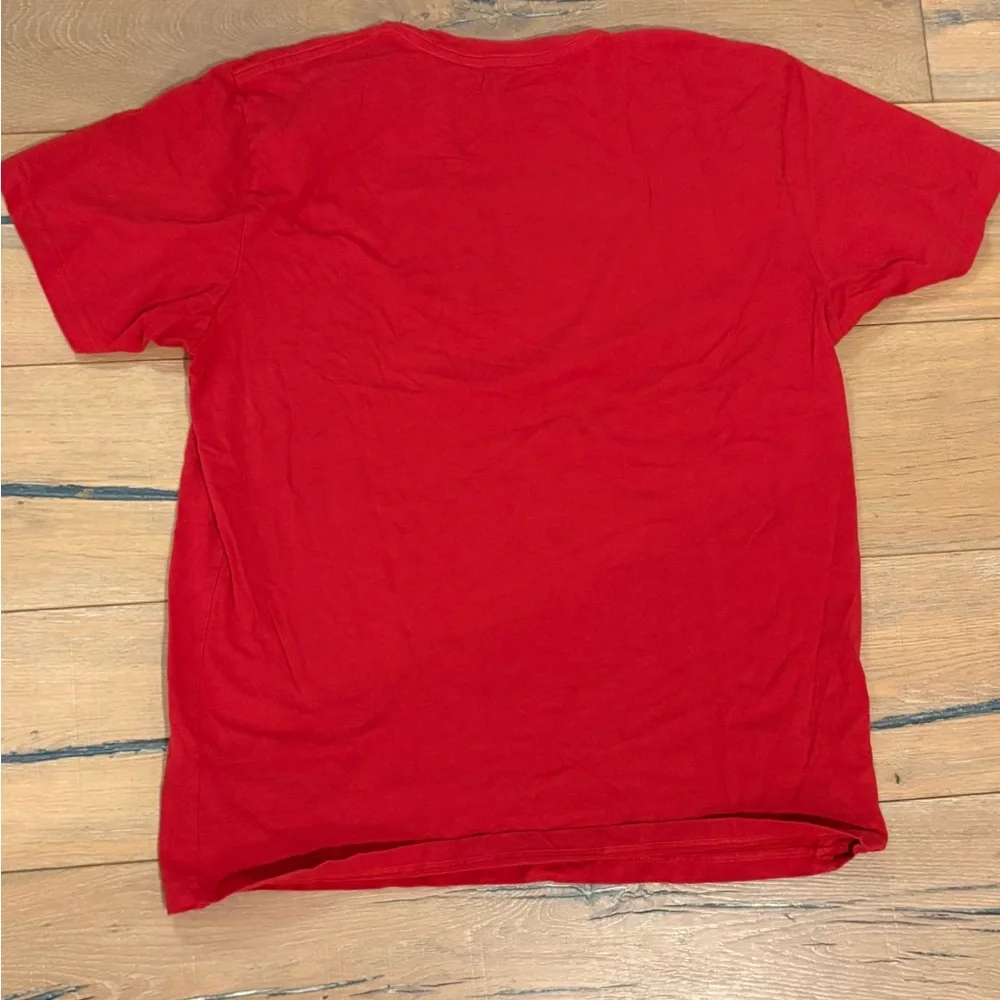 Buc-ees Red Graphic T-Shirt - Picture 3 of 3